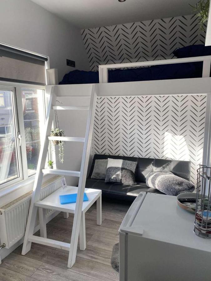 Acaster House, X4 Rooms With En-Suites X1 Room Private Bathroom, Street Parking, Close To Train Station Kettering Exterior photo